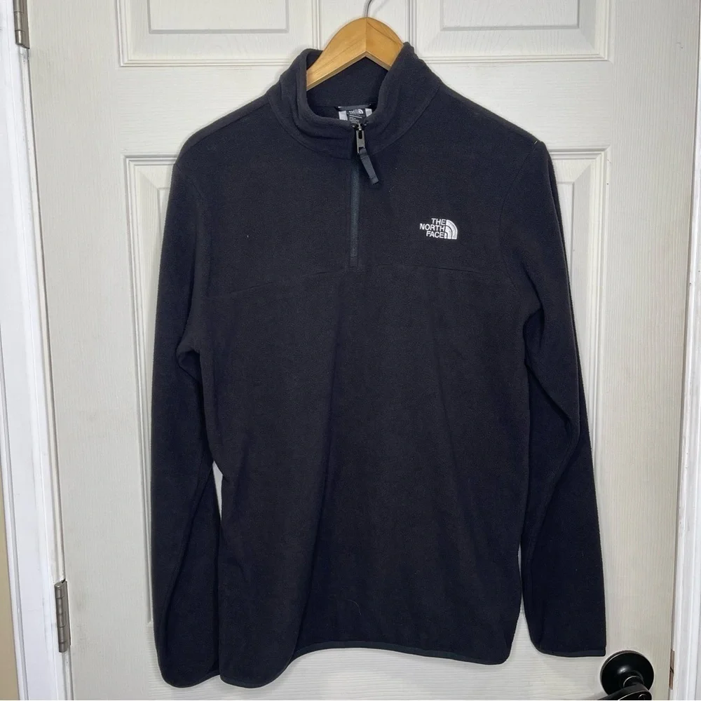 The North Face Circular Design Black Men’s Half Zip Pull Over Sz S